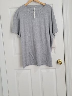 lululemon athletica Light Heather Gray Crew Tee